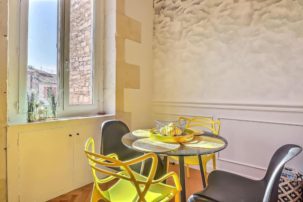 Le Yellow - Central - Climatise Nîmes Zewnętrze zdjęcie