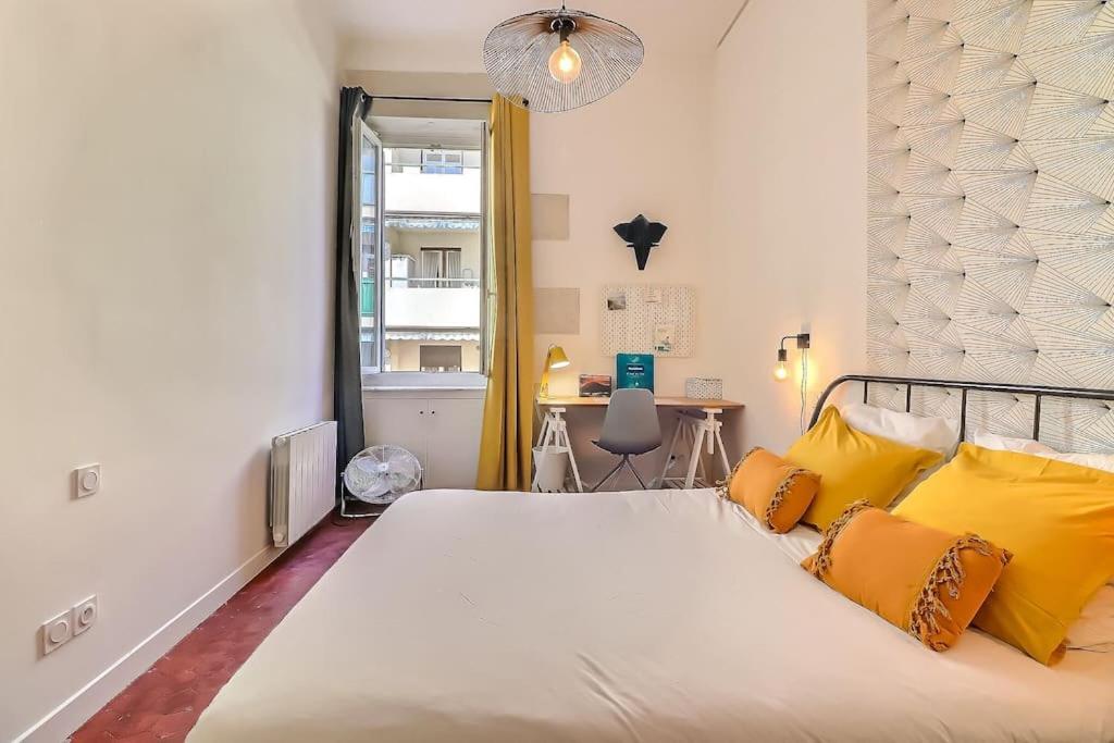 Le Yellow - Central - Climatise Nîmes Zewnętrze zdjęcie